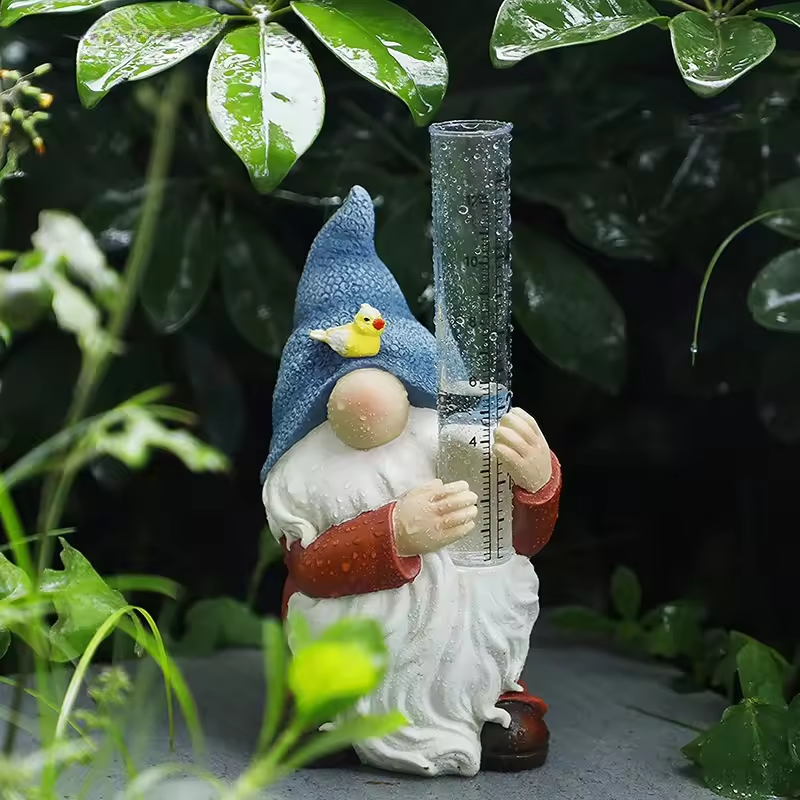 Soraya - Dealbhán Gairdín Gnome Mealltach le Tomhas Báistí Déanta as Rísín do Maisiú Gairdín Draíochta