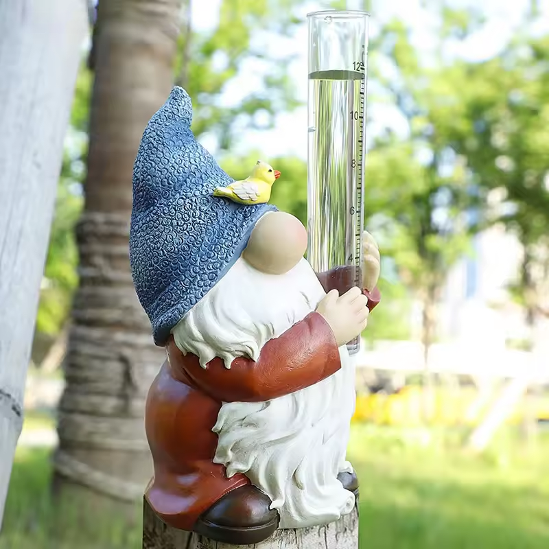 Soraya - Dealbhán Gairdín Gnome Mealltach le Tomhas Báistí Déanta as Rísín do Maisiú Gairdín Draíochta