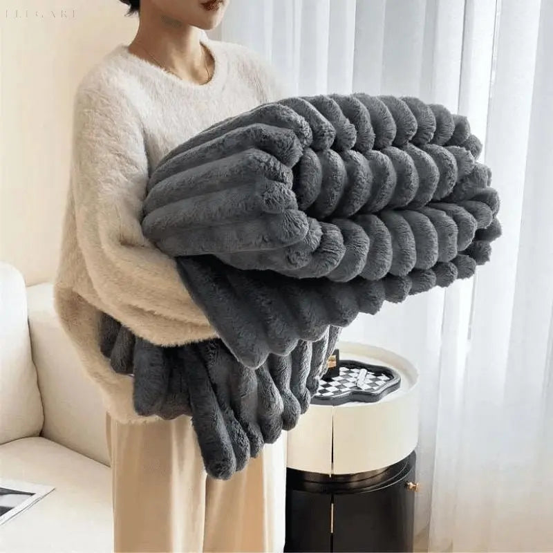 Blaincéad Fleece An-Compordach Luxe An-Éadrom le Faux Sheepskin Ardchaighdeáin do Chroíthe Te agus Atmaisféar Teolaí