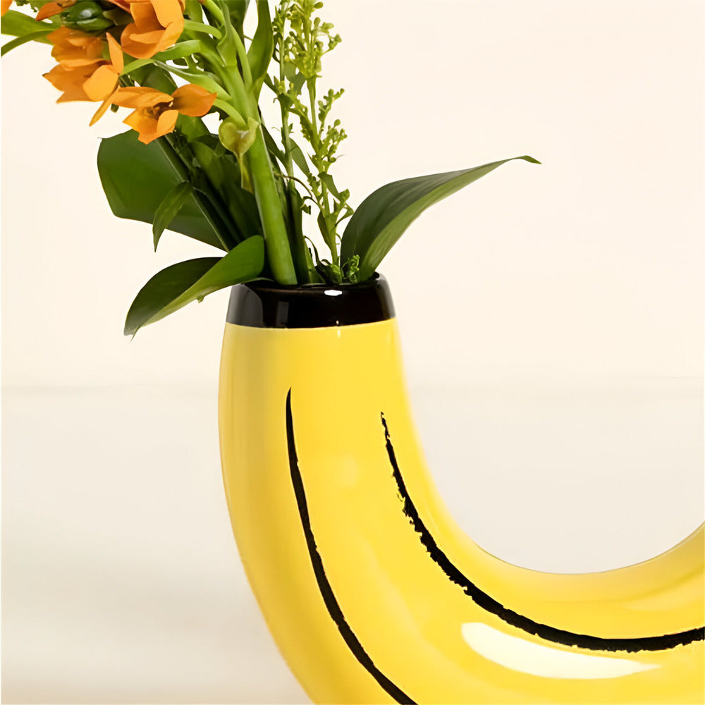 Seralith - Váis Nua-Aimseartha Maisiúcháin Uathúil i gCruth Banana do Intéirneacha Faiseanta