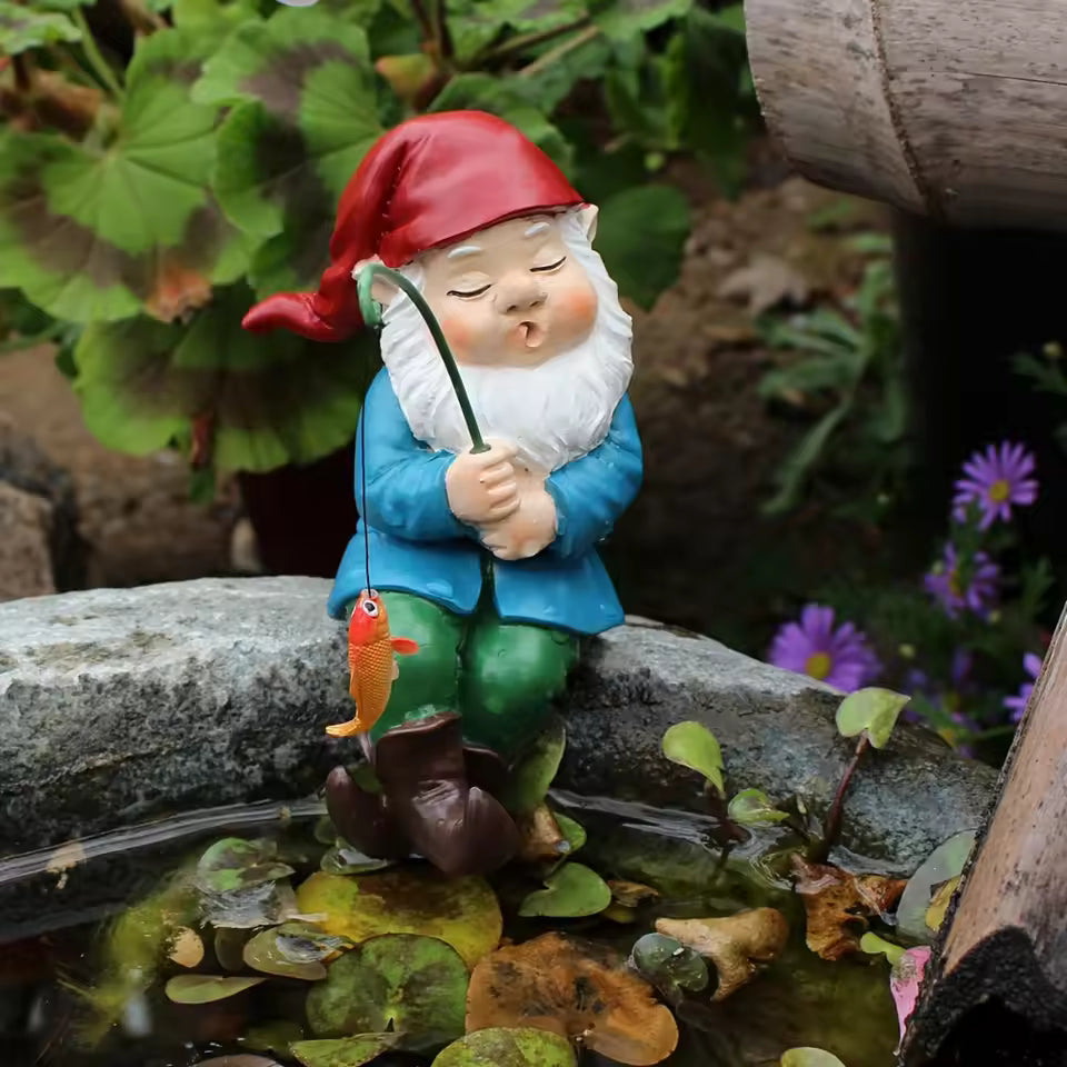Ligeia - Figurín Gnome Mealltach le Bata do Maisiú Intí agus Gairdín