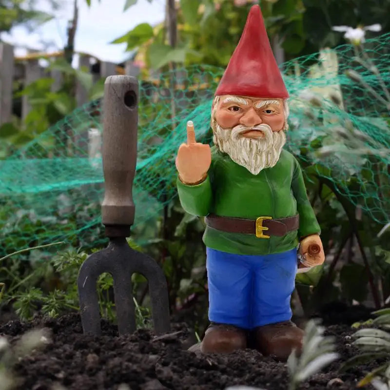 Cypria - Dealbh Gnome Díreach Grinn le Méar Lár don Gairdín agus don Lánmhaireachtán