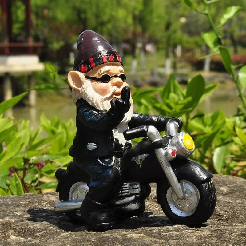 Calidora - Gnome Mealltach ar Mhótarbháid Figurín Rísín do Maisiú Gairdín Álainn