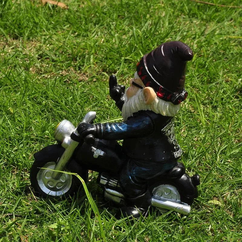 Calidora - Gnome Mealltach ar Mhótarbháid Figurín Rísín do Maisiú Gairdín Álainn